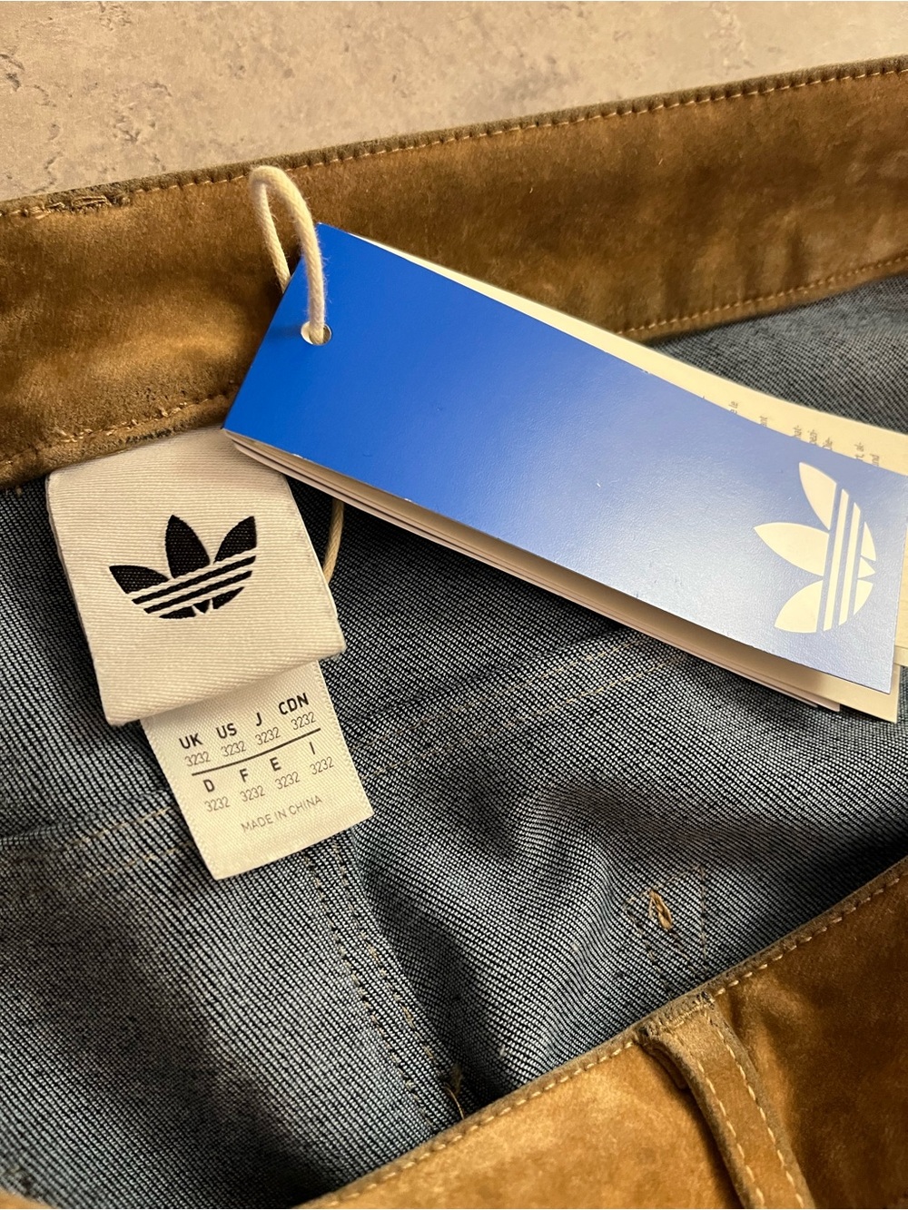 Women's Adidas Adibreak Velvet Brown Brushed Twill Pant JY2395 Size 3232 - Picture 9 of 12